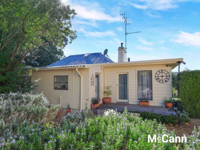 For Rent 4 Bedroom House Gunning NSW DS101583249