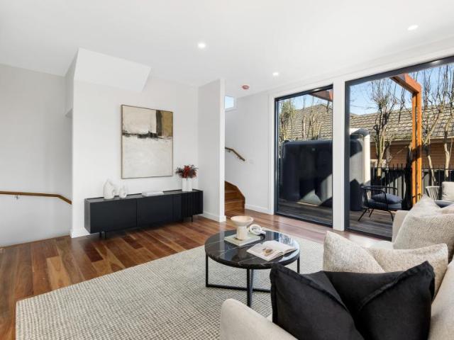 For Rent 4 Bedroom House Doncaster East VIC DS101611807