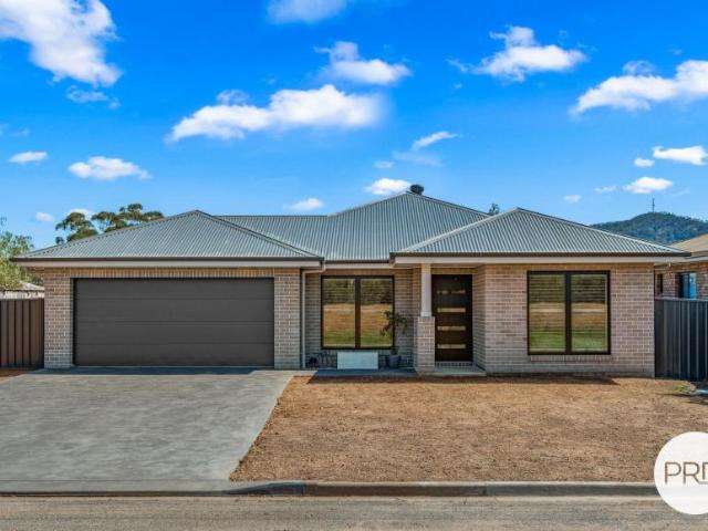 For Rent 4 Bedroom House DENMAN NSW DS105944234
