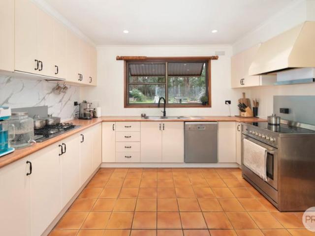 For Rent 4 Bedroom House DEREEL VIC DS105944803