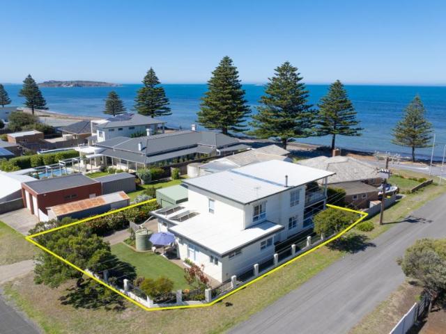 For Rent 4 Bedroom House ENCOUNTER BAY SA DS104951645
