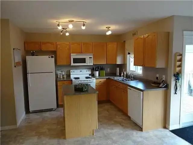 For Rent 4 Bedroom House Edmonton AB DS104224168