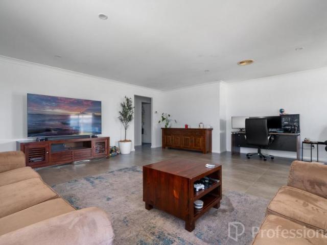 For Rent 4 Bedroom House Eglinton NSW DS105971566