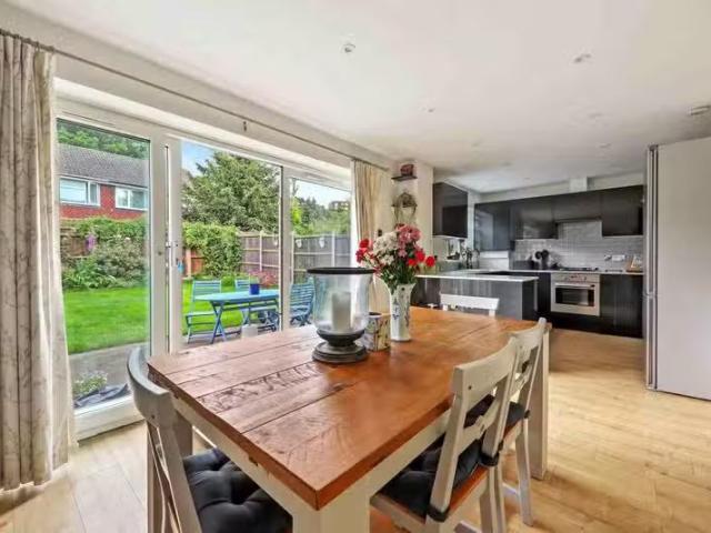 New 4 bedroom house for rent in Worsley Bridge Road, Beckenham.
