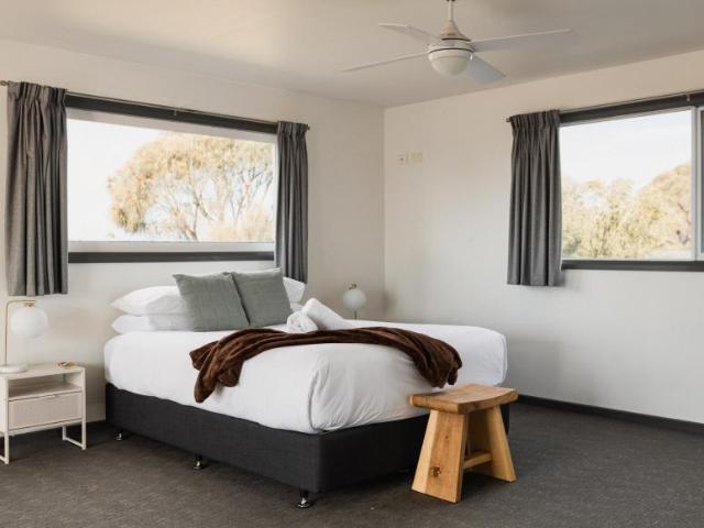 For Rent 4 Bedroom House FALMOUTH TAS DS104948460