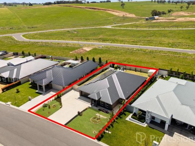 For Rent 4 Bedroom House Kelso NSW DS105970780
