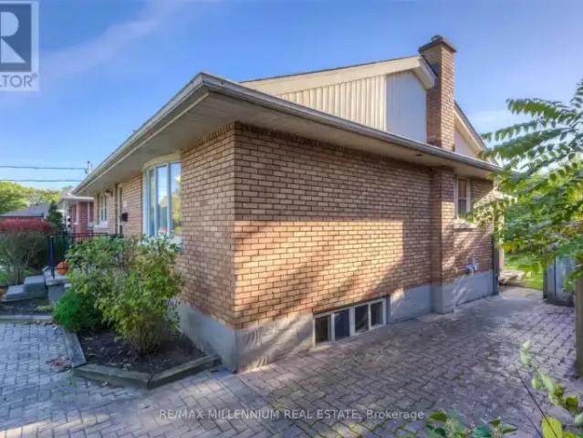 For Rent 4 Bedroom House Kitchener ON DS104470908