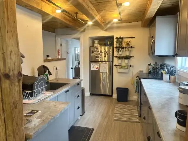 For Rent 4 Bedroom House Kingston ON DLS103879240