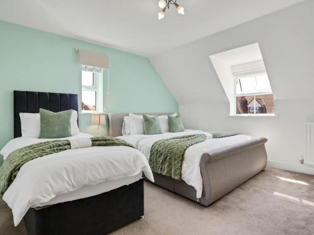 For Rent 4 Bedroom House Horley Horley DS104958298
