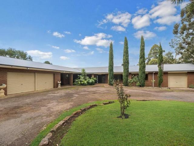 For Rent 4 Bedroom House Hamilton VIC DS105934124