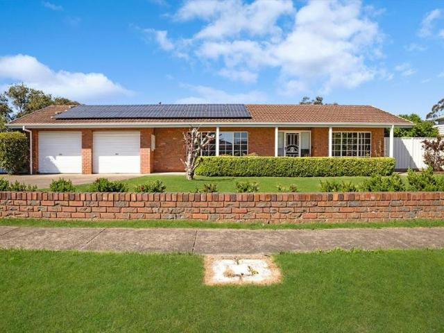 For Rent 4 Bedroom House Hamilton VIC DS105943914