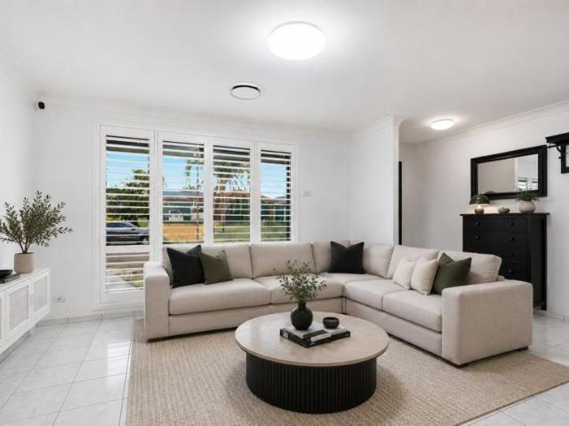 For Rent 4 Bedroom House Hassall Grove, DS105584775