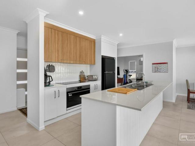 For Rent 4 Bedroom House Hidden Valley QLD DS104108749