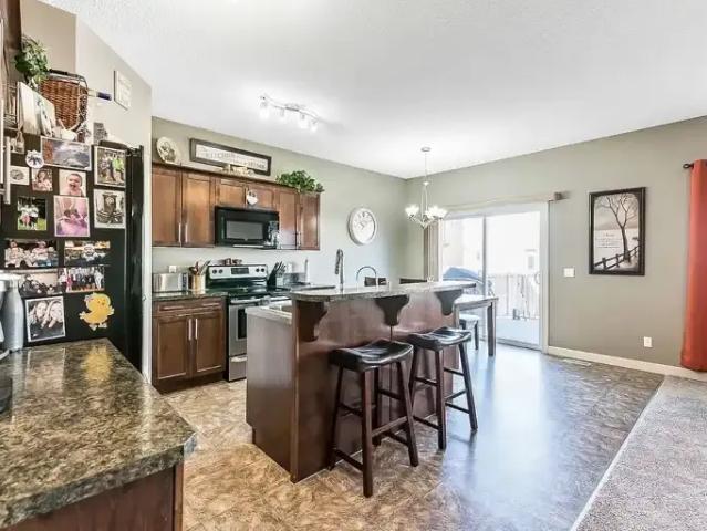 For Rent 4 Bedroom House High River AB DS104362637
