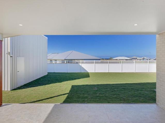 For Rent 4 Bedroom House INNES PARK QLD DS104948131