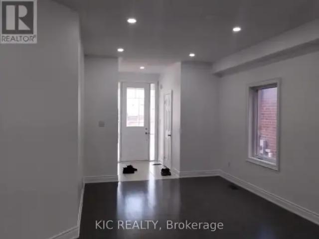 For Rent 4 Bedroom House Innisfil ON DS103011943
