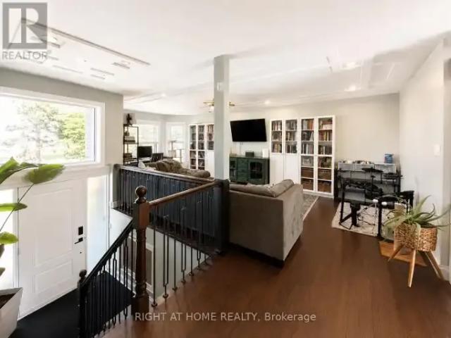 For Rent 4 Bedroom House Innisfil ON DS104941088
