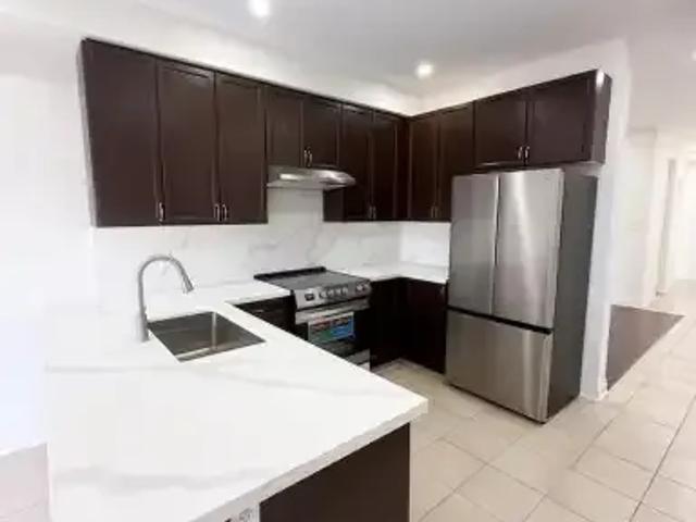 For Rent 4 Bedroom House Innisfil ON DS105654170