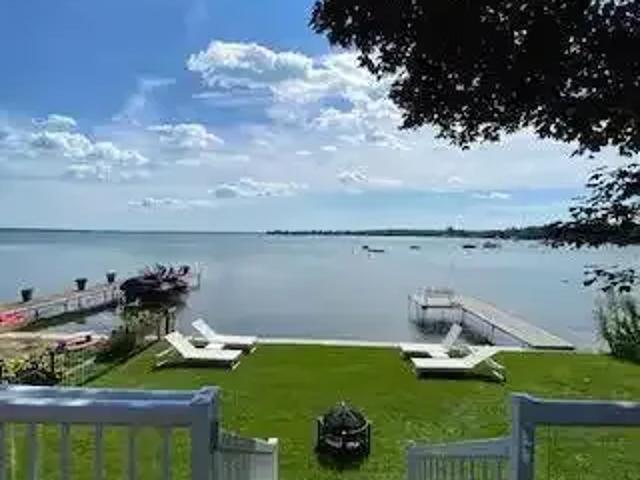 For Rent 4 Bedroom House Innisfil ON DS105360077