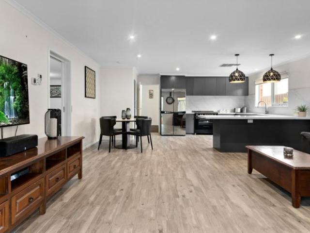 For Rent 4 Bedroom House Oakleigh South, DS102578069
