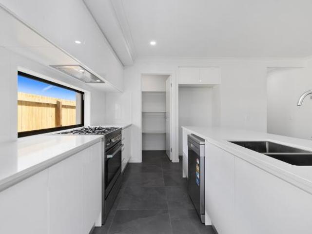 For Rent 4 Bedroom House ORMEAU HILLS QLD DS84467894