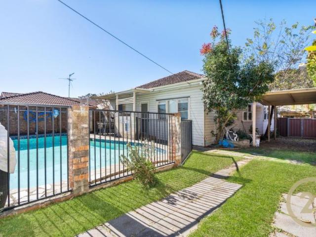 For Rent 4 Bedroom House Lurnea, NSW DS104867527