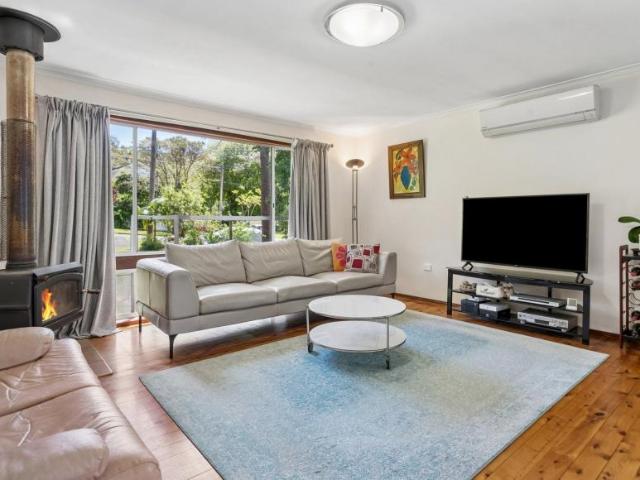 For Rent 4 Bedroom House Mount Kuring gai NSW DS106269286