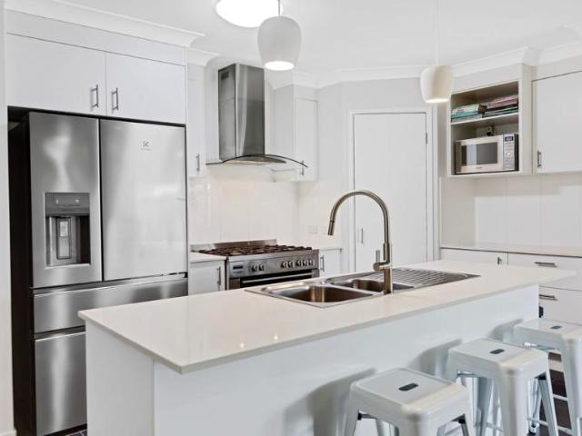 For Rent 4 Bedroom House Mountain Creek, DS105339170