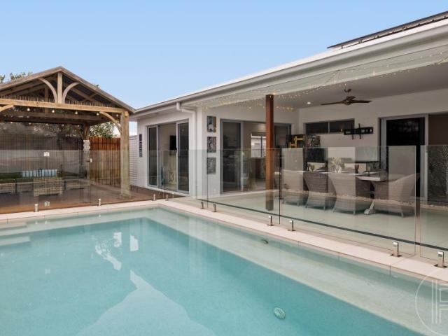 For Rent 4 Bedroom House Mountain Creek QLD DS102115444