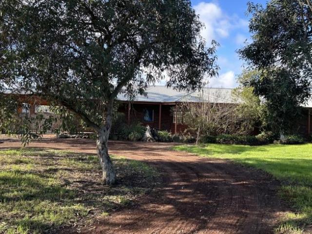 For Rent 4 Bedroom House Moolap VIC DS104954903