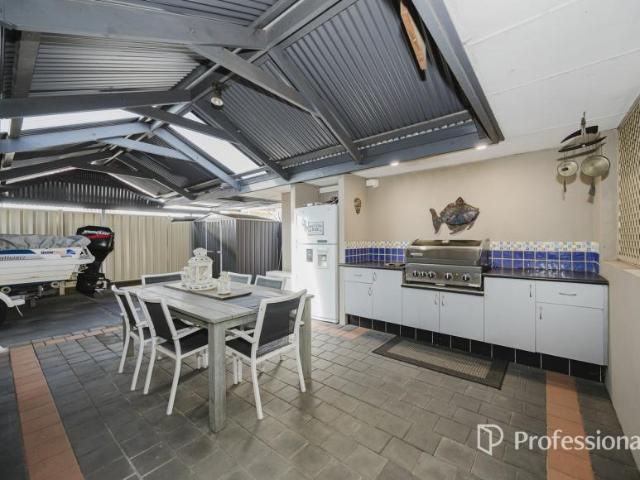 For Rent 4 Bedroom House Marangaroo WA DS105995652
