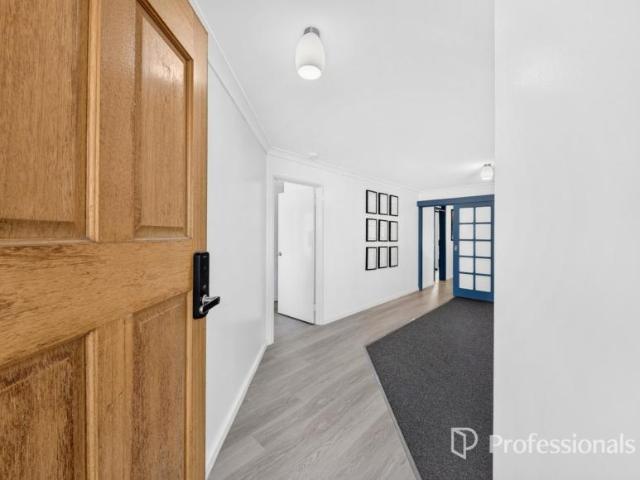 For Rent 4 Bedroom House Marangaroo WA DS106083887