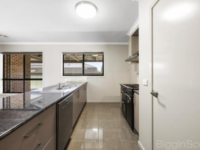 For Rent 4 Bedroom House Miners Rest VIC DS101583225