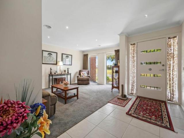 For Rent 4 Bedroom House Miners Rest VIC DS102472437