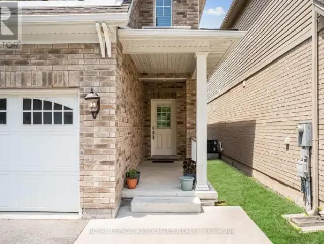 For Rent 4 Bedroom House Niagara Falls ON DS103695248