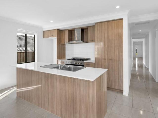 For Rent 4 Bedroom House SMYTHES CREEK VIC DS105971526