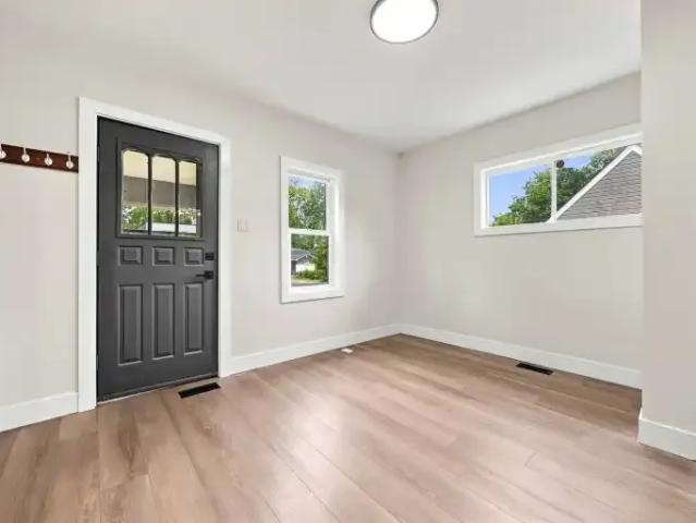 For Rent 4 Bedroom House Sarnia ON DS105703940