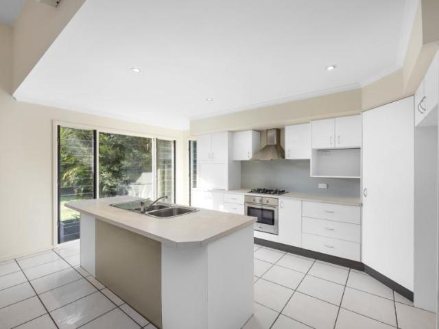 For Rent 4 Bedroom House Sippy Downs QLD DS105347388