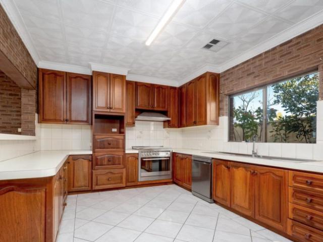 For Rent 4 Bedroom House Spearwood WA DS106064507