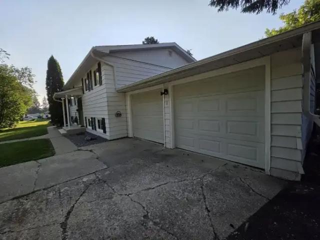 For Rent 4 Bedroom House St. Albert AB DS104535621