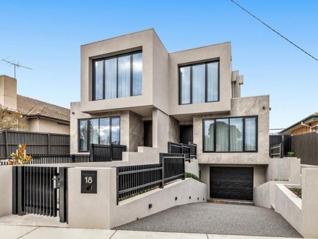 For Rent 4 Bedroom House Strathmore VIC DS102760087
