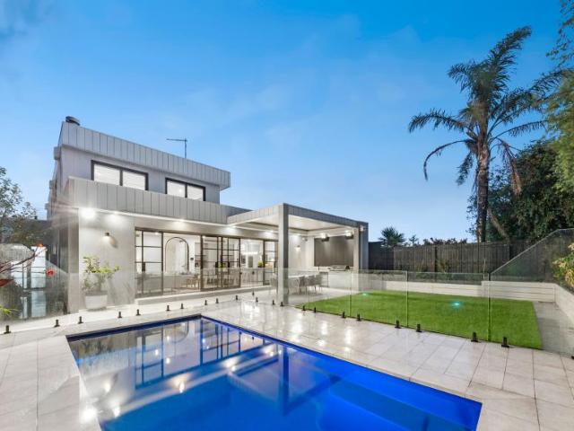 For Rent 4 Bedroom House Strathmore VIC DS105819932