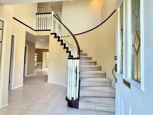 For Rent 4 Bedroom House Surrey BC DS105526316