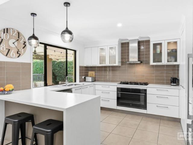 For Rent 4 Bedroom House Pacific Heights QLD DS101770691