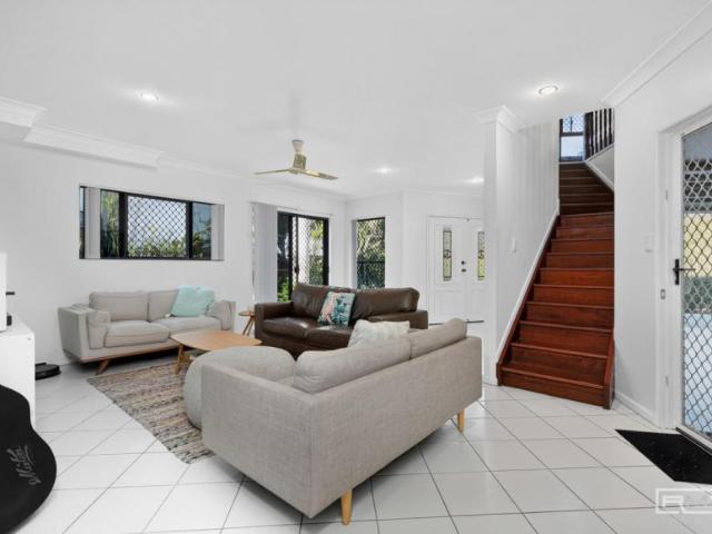 For Rent 4 Bedroom House Pacific Heights QLD DS104867333