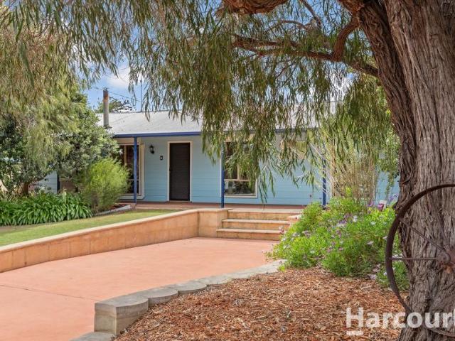 For Rent 4 Bedroom House Preston Beach WA DS106075837