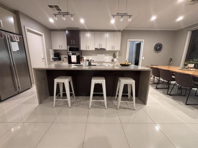 For Rent 4 Bedroom House RENMARK SA DS105272402