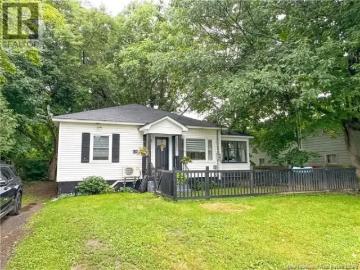 House to rent in Woodstock, Carleton