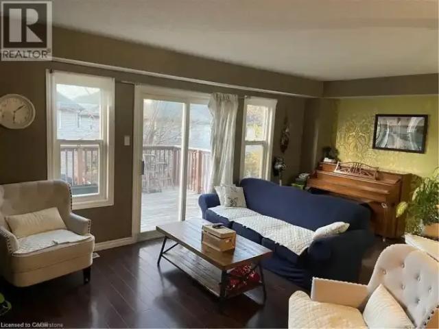 For Rent 4 Bedroom House Waterloo ON DS103695335