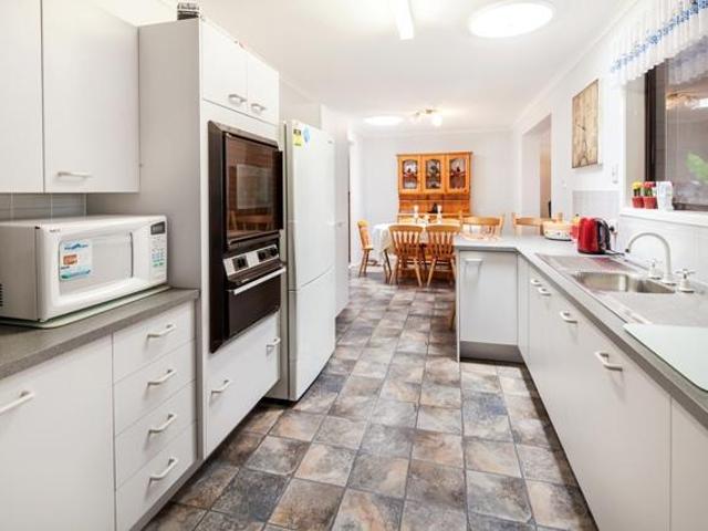 For Rent 4 Bedroom House Warana QLD DS104040898
